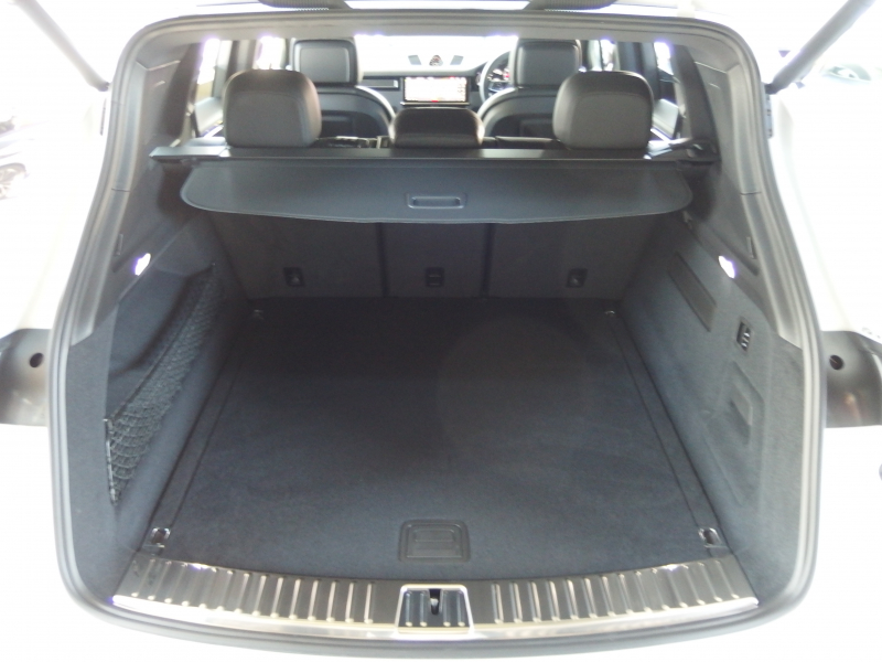 ポルシェ カイエン S スポーツクロノパッケージ　正規ディーラー車　ワンオーナー　パノラマサンルーフ  エアサス　純正21inアルミ　リアアスクルステアリング 中古車