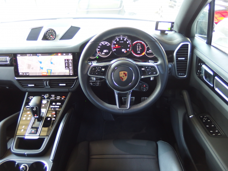 ポルシェ カイエン S スポーツクロノパッケージ　正規ディーラー車　ワンオーナー　パノラマサンルーフ  エアサス　純正21inアルミ　リアアスクルステアリング 中古車