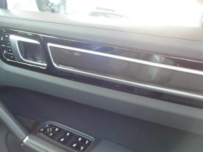 ポルシェ カイエン S スポーツクロノパッケージ　正規ディーラー車　ワンオーナー　パノラマサンルーフ  エアサス　純正21inアルミ　リアアスクルステアリング 中古車