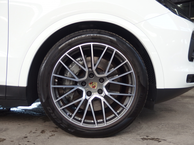 ポルシェ カイエン S スポーツクロノパッケージ　正規ディーラー車　ワンオーナー　パノラマサンルーフ  エアサス　純正21inアルミ　リアアスクルステアリング 中古車