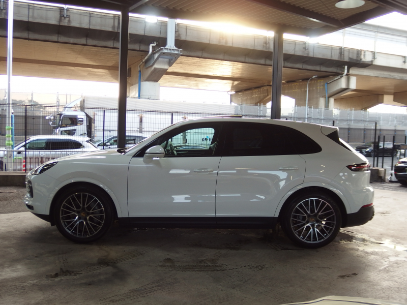 ポルシェ カイエン S スポーツクロノパッケージ　正規ディーラー車　ワンオーナー　パノラマサンルーフ  エアサス　純正21inアルミ　リアアスクルステアリング 中古車