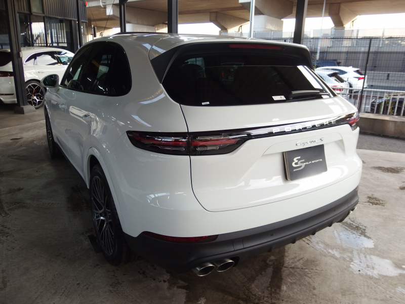 ポルシェ カイエン S スポーツクロノパッケージ　正規ディーラー車　ワンオーナー　パノラマサンルーフ  エアサス　純正21inアルミ　リアアスクルステアリング 中古車