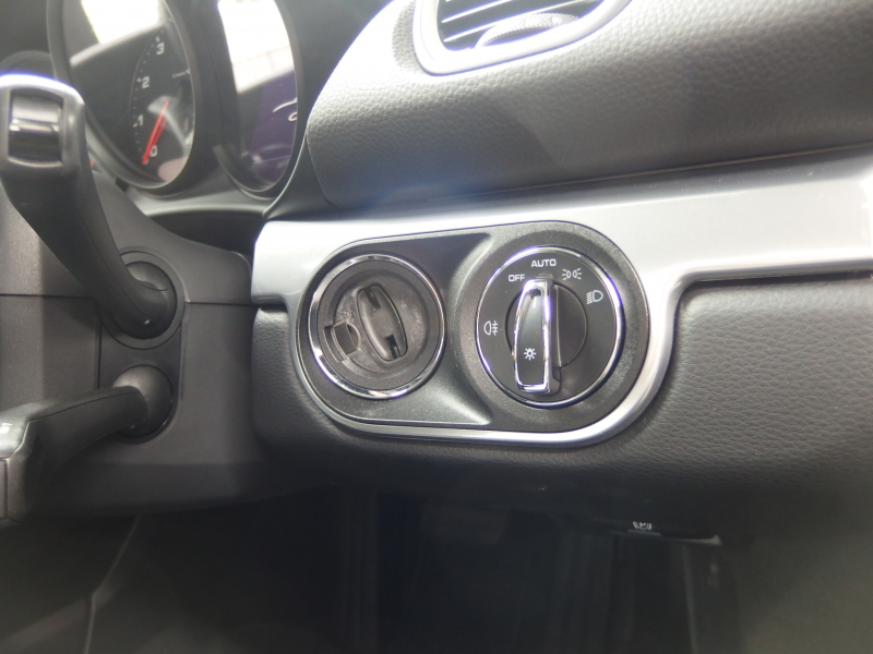 ポルシェ&nbsp;718 ケイマン&nbsp;正規ディーラー車　ブラックレザーシート　純正ナビ　バックカメラ　電動格納ミラー　オートライト  パークトロニック　純正アルミ&nbsp;中古車