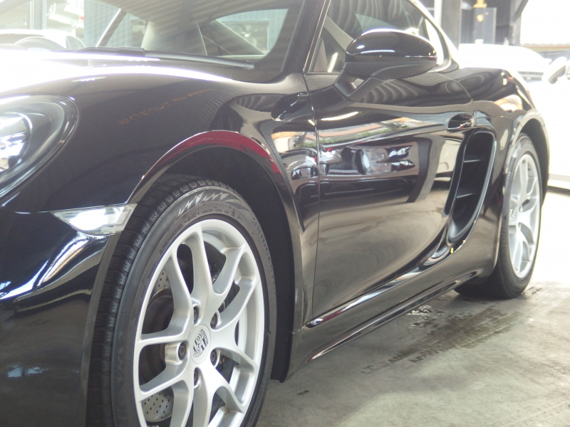 ポルシェ&nbsp;718 ケイマン&nbsp;正規ディーラー車　ブラックレザーシート　純正ナビ　バックカメラ　電動格納ミラー　オートライト  パークトロニック　純正アルミ&nbsp;中古車