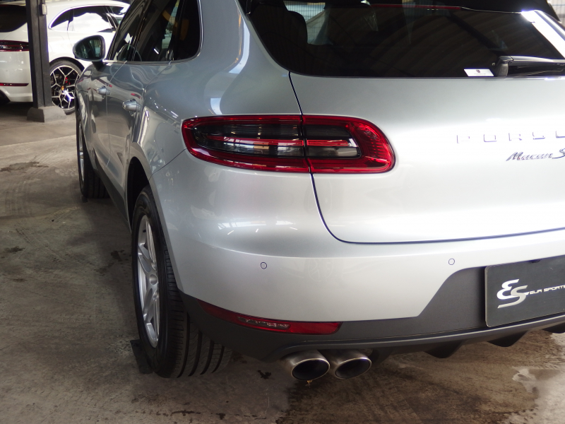 ポルシェ マカン S PDK 正規ディーラー車　右ハンドル　走行2.5万キロ台　Dメモリー付きパワーシート　純正ナビ・TV  バックカメラ 中古車