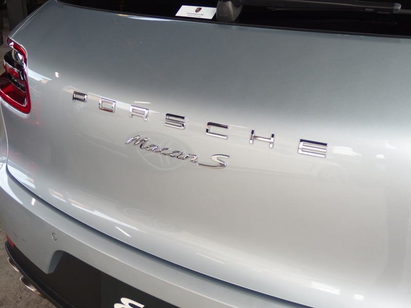 ポルシェ マカン S PDK 正規ディーラー車　右ハンドル　走行2.5万キロ台　Dメモリー付きパワーシート　純正ナビ・TV  バックカメラ 中古車