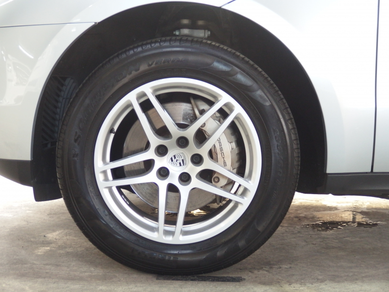 ポルシェ マカン S PDK 正規ディーラー車　右ハンドル　走行2.5万キロ台　Dメモリー付きパワーシート　純正ナビ・TV  バックカメラ 中古車