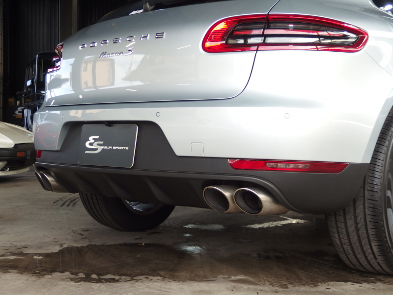 ポルシェ マカン S PDK 正規ディーラー車　右ハンドル　走行2.5万キロ台　Dメモリー付きパワーシート　純正ナビ・TV  バックカメラ 中古車