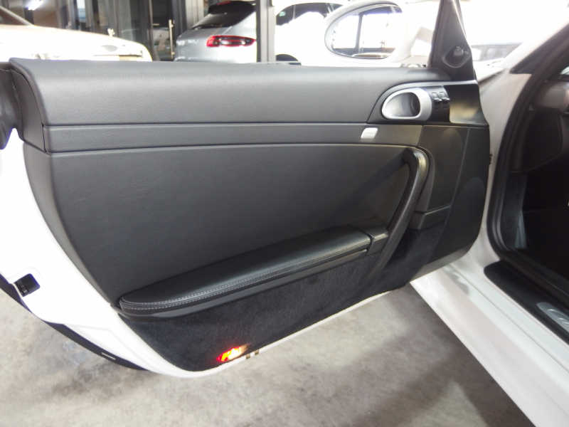 ポルシェ 911(Type997) カレラ  PDK 正規ディーラー車 左ハンドル EUR-GTコンプリートカー 中古車