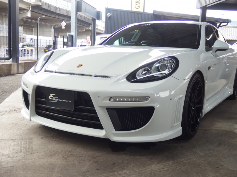 ポルシェ パナメーラ 正規ディーラー車  右ハンドル  EUR-GTエアロ  22inアルミ　ESダウンサス 中古車