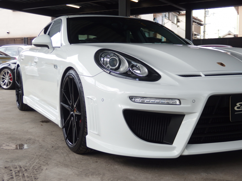 ポルシェ パナメーラ 正規ディーラー車  右ハンドル  EUR-GTエアロ  22inアルミ　ESダウンサス 中古車