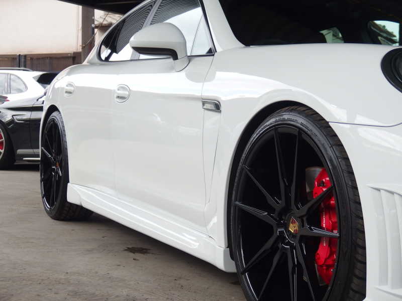 ポルシェ パナメーラ 正規ディーラー車  右ハンドル  EUR-GTエアロ  22inアルミ　ESダウンサス 中古車