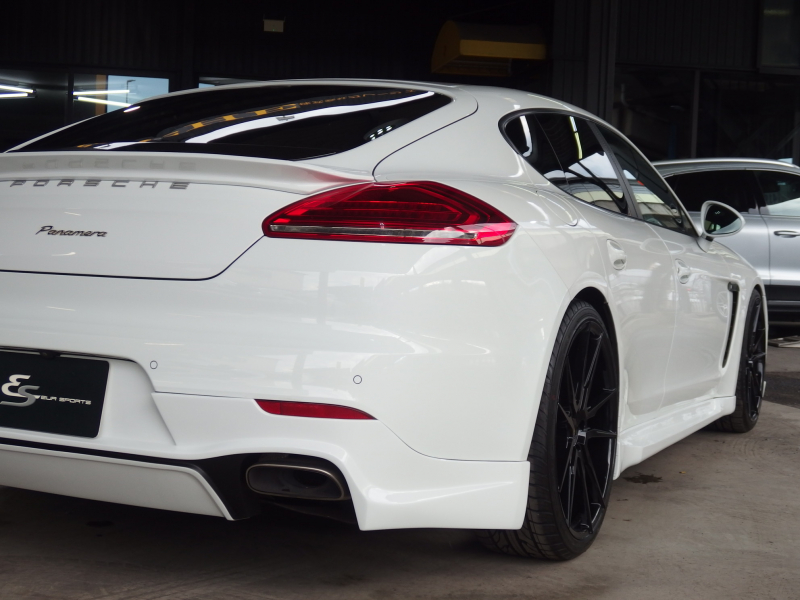 ポルシェ パナメーラ 正規ディーラー車  右ハンドル  EUR-GTエアロ  22inアルミ　ESダウンサス 中古車