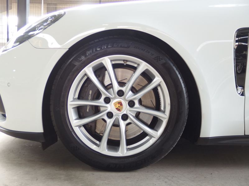 ポルシェ&nbsp;パナメーラ スポーツツーリスモ&nbsp;4　正規ディーラー車　PDK　パノラマサンルーフ　エアサス　&nbsp;中古車