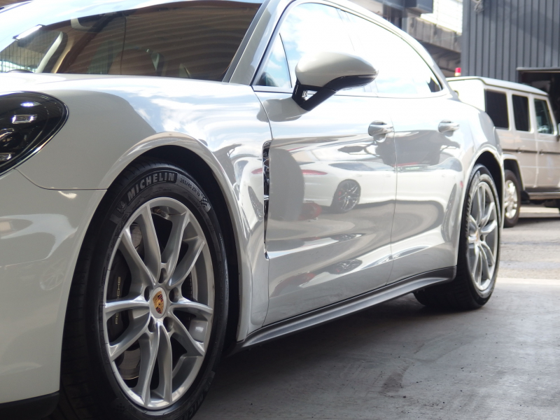 ポルシェ&nbsp;パナメーラ スポーツツーリスモ&nbsp;4　正規ディーラー車　PDK　パノラマサンルーフ　エアサス　&nbsp;中古車