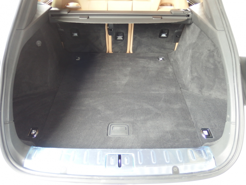 ポルシェ&nbsp;パナメーラ スポーツツーリスモ&nbsp;4　正規ディーラー車　PDK　パノラマサンルーフ　エアサス　&nbsp;中古車