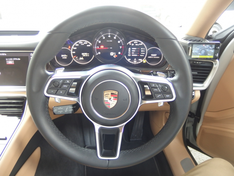 ポルシェ&nbsp;パナメーラ スポーツツーリスモ&nbsp;4　正規ディーラー車　PDK　パノラマサンルーフ　エアサス　&nbsp;中古車