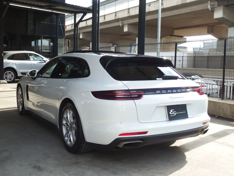 ポルシェ&nbsp;パナメーラ スポーツツーリスモ&nbsp;4　正規ディーラー車　PDK　パノラマサンルーフ　エアサス　&nbsp;中古車