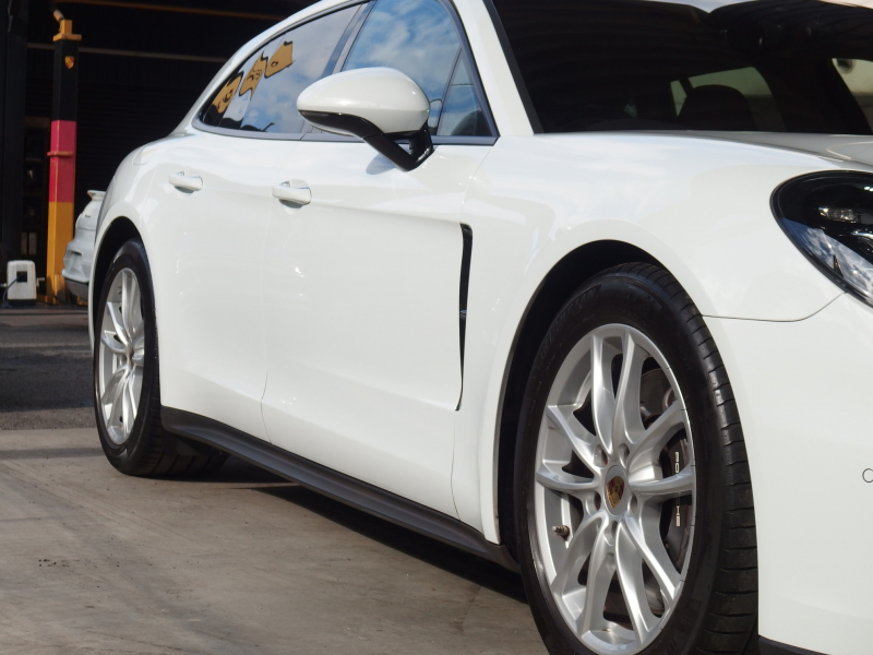 ポルシェ&nbsp;パナメーラ スポーツツーリスモ&nbsp;4　正規ディーラー車　PDK　パノラマサンルーフ　エアサス　&nbsp;中古車