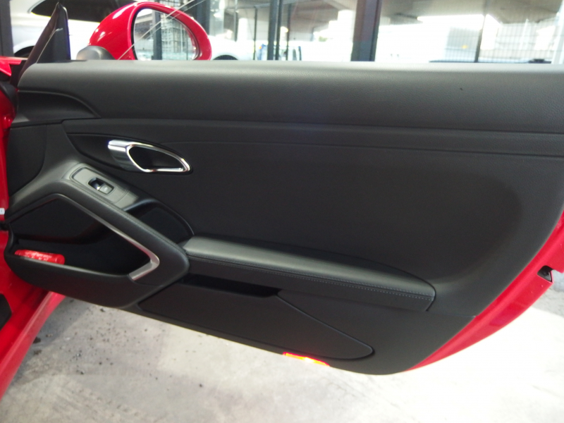 ポルシェ 911(Type991.2) カレラ　正規ディーラー車　左ハンドル　純正ナビ・CarPlay  バックカメラ　純正19インチアルミ　 中古車