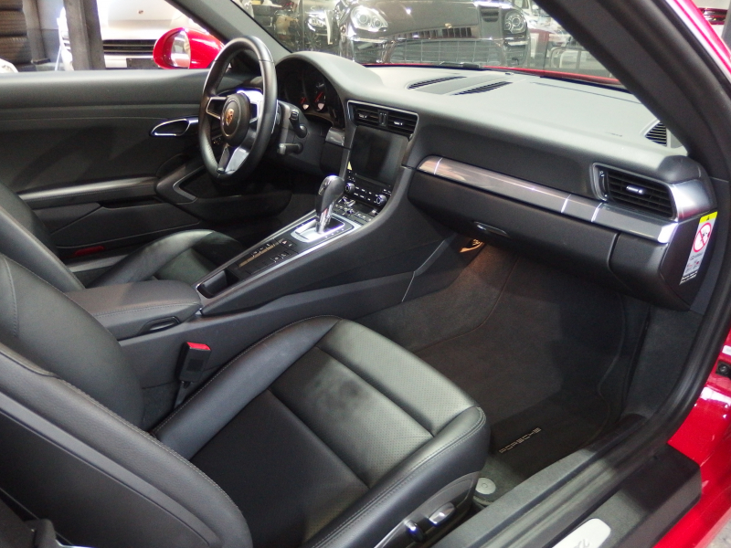 ポルシェ 911(Type991.2) カレラ　正規ディーラー車　左ハンドル　純正ナビ・CarPlay  バックカメラ　純正19インチアルミ　 中古車