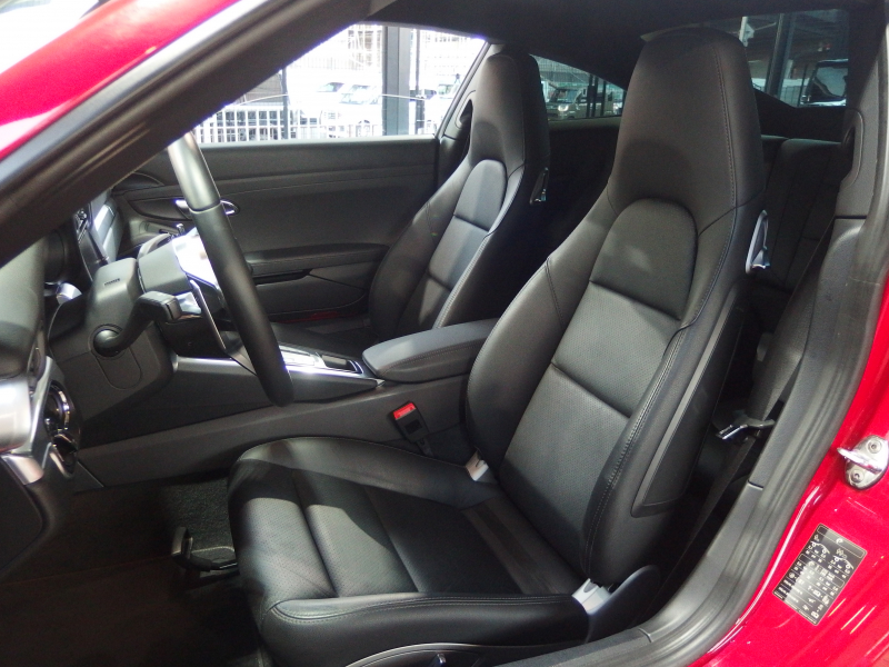 ポルシェ 911(Type991.2) カレラ　正規ディーラー車　左ハンドル　純正ナビ・CarPlay  バックカメラ　純正19インチアルミ　 中古車