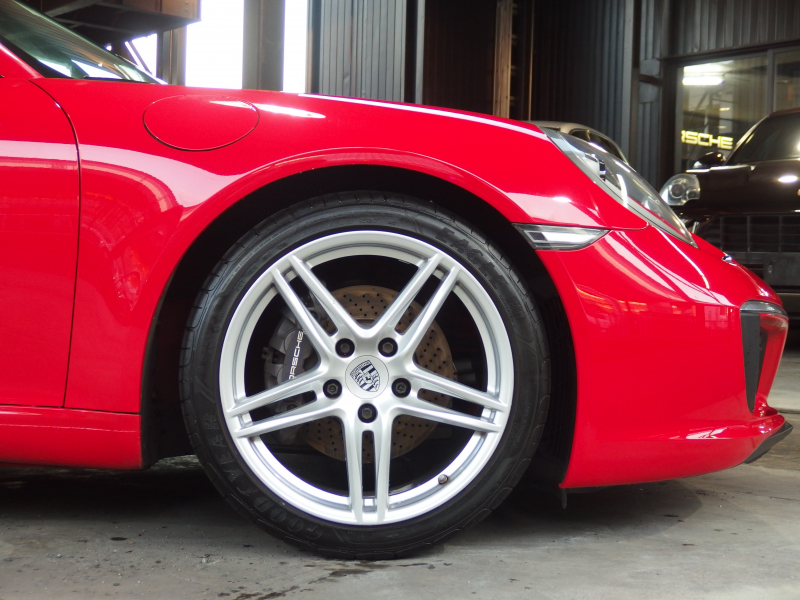 ポルシェ 911(Type991.2) カレラ　正規ディーラー車　左ハンドル　純正ナビ・CarPlay  バックカメラ　純正19インチアルミ　 中古車