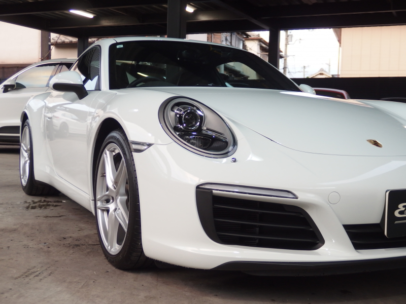 ポルシェ 911(Type991.2) 正規ディーラー車　右ハンドル　純正ナビCarPlay付き　社外バックカメラ　純正19インチアルミ　 中古車