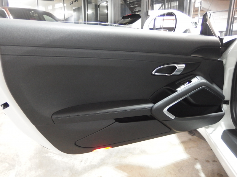 ポルシェ 911(Type991.2) 正規ディーラー車　右ハンドル　純正ナビCarPlay付き　社外バックカメラ　純正19インチアルミ　 中古車