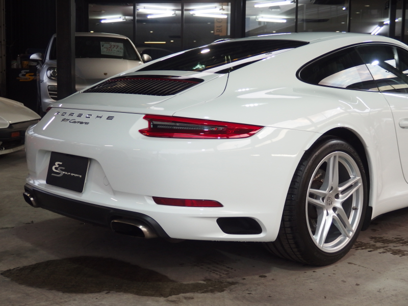 ポルシェ 911(Type991.2) 正規ディーラー車　右ハンドル　純正ナビCarPlay付き　社外バックカメラ　純正19インチアルミ　 中古車