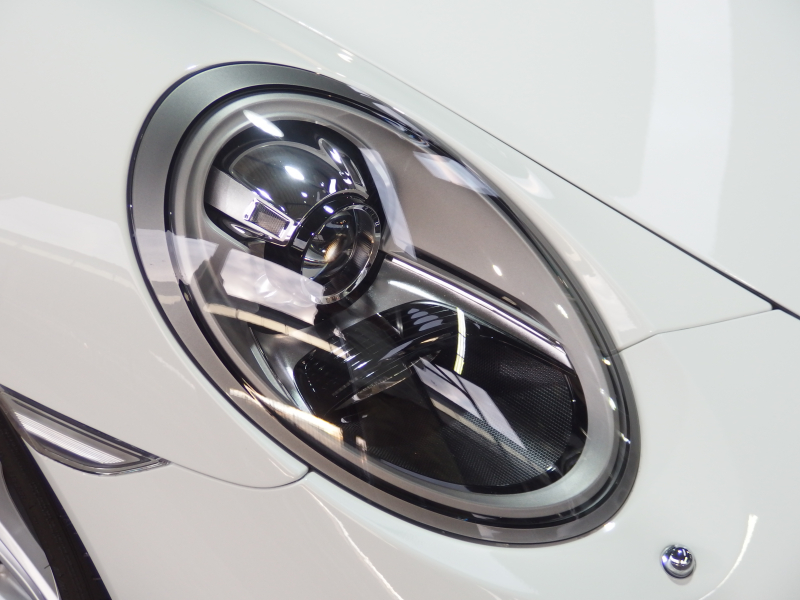 ポルシェ 911(Type991.2) 正規ディーラー車　右ハンドル　純正ナビCarPlay付き　社外バックカメラ　純正19インチアルミ　 中古車