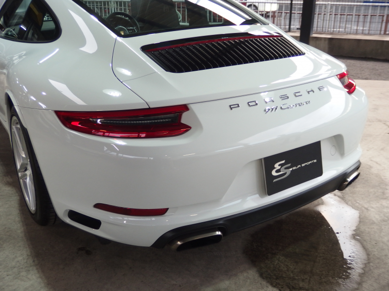 ポルシェ 911(Type991.2) 正規ディーラー車　右ハンドル　純正ナビCarPlay付き　社外バックカメラ　純正19インチアルミ　 中古車