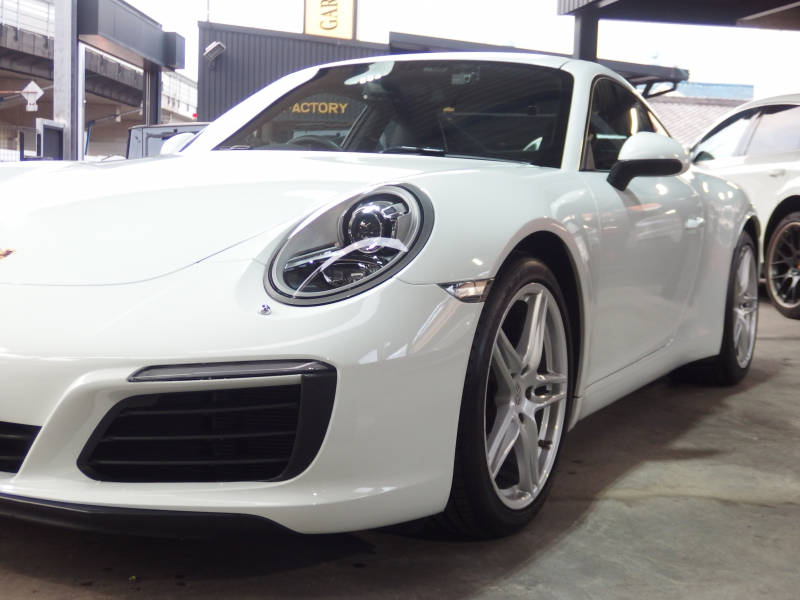 ポルシェ 911(Type991.2) 正規ディーラー車　右ハンドル　純正ナビCarPlay付き　社外バックカメラ　純正19インチアルミ　 中古車