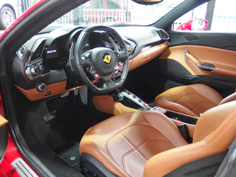 フェラーリ 488GTB 新車並行　ロベルタフロントリフター　フォージーアート21/22インチアルミ　ES可変バルブマフラー　ESエアロニウム（F /Sカナード） 中古車