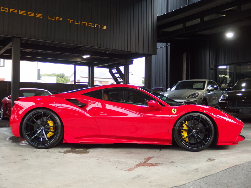 フェラーリ 488GTB 新車並行　ロベルタフロントリフター　フォージーアート21/22インチアルミ　ES可変バルブマフラー　ESエアロニウム（F /Sカナード） 中古車