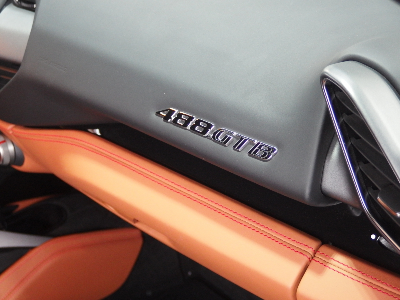 フェラーリ 488GTB 新車並行　ロベルタフロントリフター　フォージーアート21/22インチアルミ　ES可変バルブマフラー　ESエアロニウム（F /Sカナード） 中古車