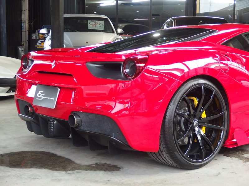 フェラーリ 488GTB 新車並行　ロベルタフロントリフター　フォージーアート21/22インチアルミ　ES可変バルブマフラー　ESエアロニウム（F /Sカナード） 中古車