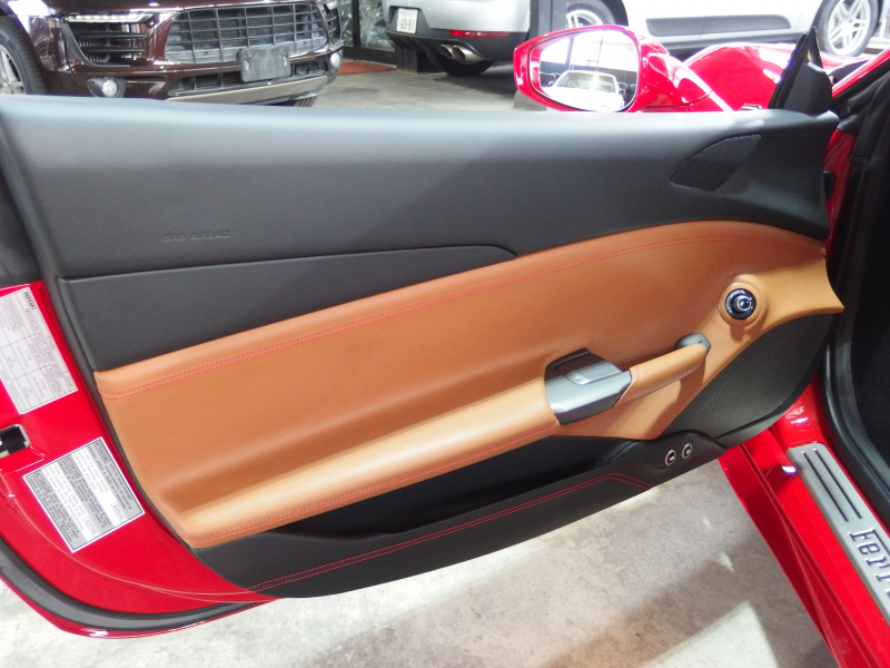 フェラーリ 488GTB 新車並行　ロベルタフロントリフター　フォージーアート21/22インチアルミ　ES可変バルブマフラー　ESエアロニウム（F /Sカナード） 中古車