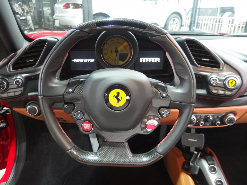 フェラーリ 488GTB 新車並行　ロベルタフロントリフター　フォージーアート21/22インチアルミ　ES可変バルブマフラー　ESエアロニウム（F /Sカナード） 中古車