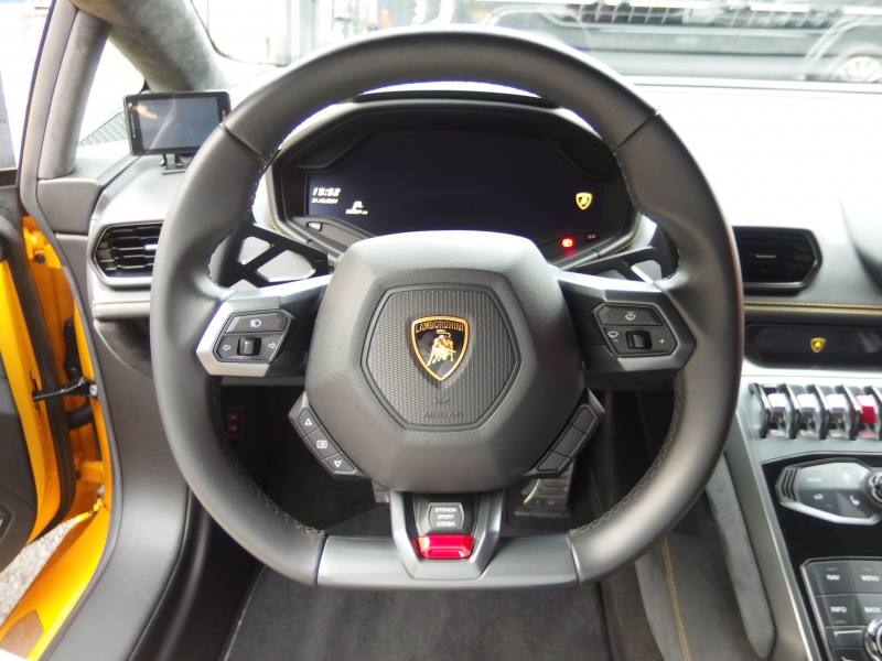 ランボルギーニ ウラカン LP580-2 正規ディーラー車 左ハンドル 純正20inアルミ フロントリフター ガラスエンジンフード 中古車