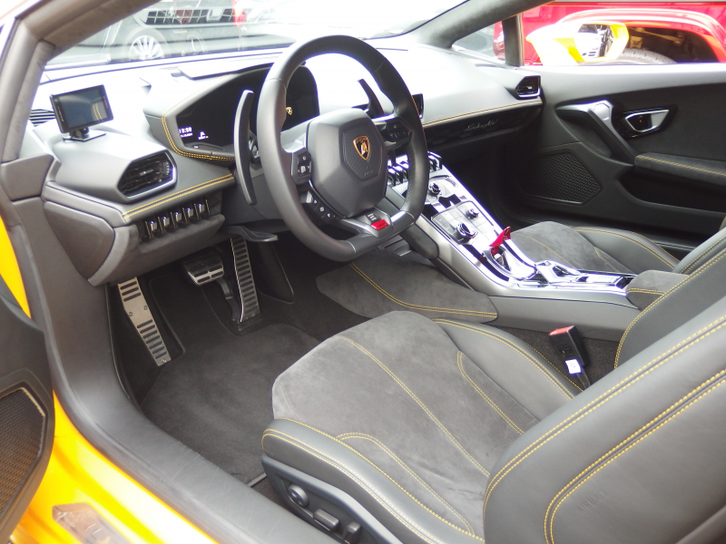 ランボルギーニ ウラカン LP580-2 正規ディーラー車 左ハンドル 純正20inアルミ フロントリフター ガラスエンジンフード 中古車