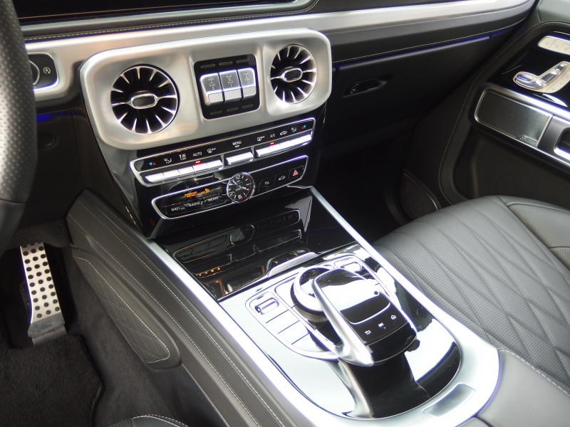AMG Gクラス G63 AMGレザーエクスクルーシブパッケージ　左ハンドル　WALD24inアルミ　アイバッハダウンサス　電動サイドステップ　 中古車
