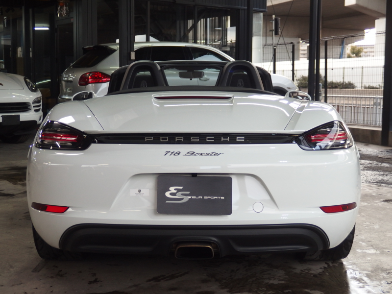 ポルシェ&nbsp;718 ボクスター&nbsp;スポーツクロノパッケージ　正規ディーラー車　右ハンドル　シートヒーター  オートエアコン　純正ナビ　社外地デジチューナー&nbsp;中古車