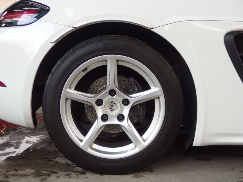 ポルシェ&nbsp;718 ボクスター&nbsp;スポーツクロノパッケージ　正規ディーラー車　右ハンドル　シートヒーター  オートエアコン　純正ナビ　社外地デジチューナー&nbsp;中古車