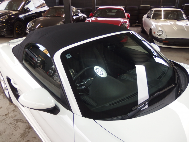 ポルシェ&nbsp;718 ボクスター&nbsp;スポーツクロノパッケージ　正規ディーラー車　右ハンドル　シートヒーター  オートエアコン　純正ナビ　社外地デジチューナー&nbsp;中古車