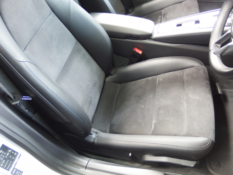 ポルシェ&nbsp;718 ボクスター&nbsp;スポーツクロノパッケージ　正規ディーラー車　右ハンドル　シートヒーター  オートエアコン　純正ナビ　社外地デジチューナー&nbsp;中古車