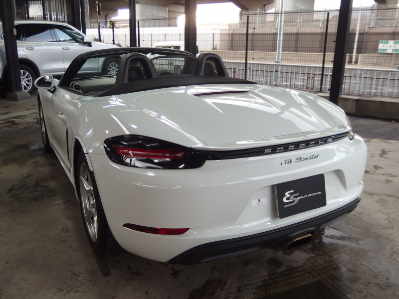 ポルシェ&nbsp;718 ボクスター&nbsp;スポーツクロノパッケージ　正規ディーラー車　右ハンドル　シートヒーター  オートエアコン　純正ナビ　社外地デジチューナー&nbsp;中古車