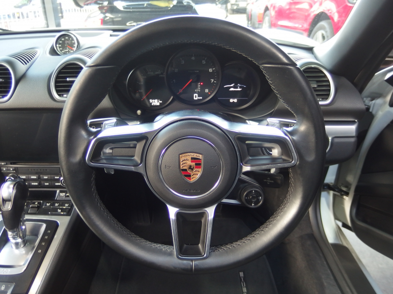 ポルシェ&nbsp;718 ボクスター&nbsp;スポーツクロノパッケージ　正規ディーラー車　右ハンドル　シートヒーター  オートエアコン　純正ナビ　社外地デジチューナー&nbsp;中古車