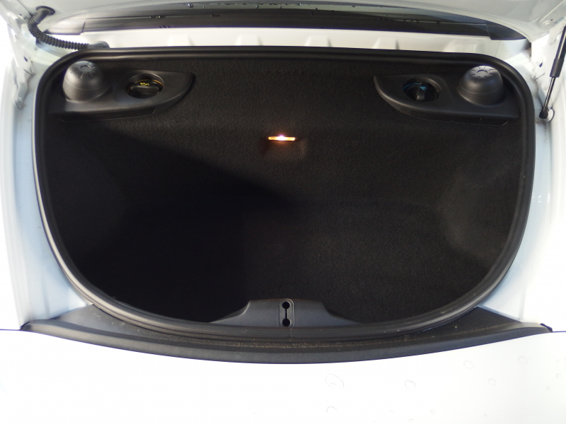 ポルシェ&nbsp;718 ボクスター&nbsp;スポーツクロノパッケージ　正規ディーラー車　右ハンドル　シートヒーター  オートエアコン　純正ナビ　社外地デジチューナー&nbsp;中古車