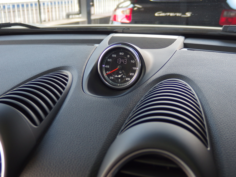 ポルシェ&nbsp;718 ボクスター&nbsp;スポーツクロノパッケージ　正規ディーラー車　右ハンドル　シートヒーター  オートエアコン　純正ナビ　社外地デジチューナー&nbsp;中古車